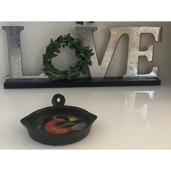 Vintage Mid Century Miniature Cast Iron Skillet Bird LHC‎ Japan Raised Relief - Picture 9 of 16